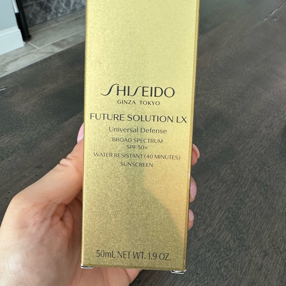 NWOT Shiseido Future Solution LX Universal Defense SPF 50+ in Gold